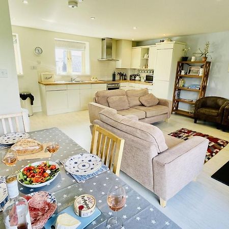 Riverview - Family River Retreat A Short Walk From The Quay Dittisham Extérieur photo